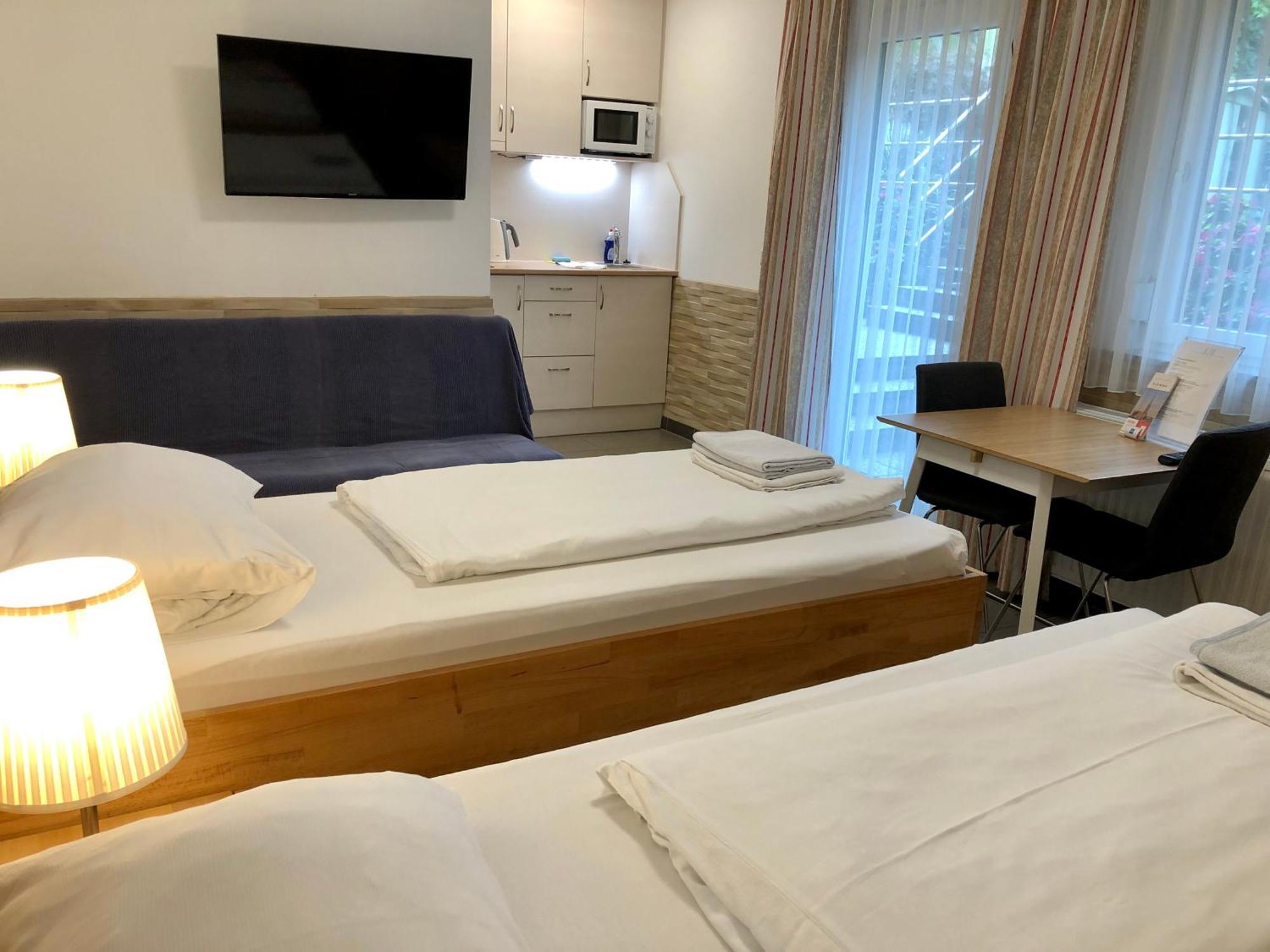 Ajo Garden Terrace Studio Apartments - Self-Check-In Vienne Extérieur photo